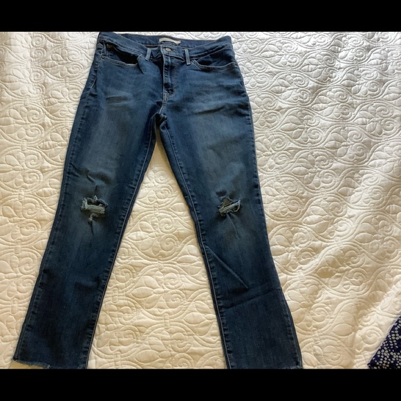 Levi Strauss Slimming Skinny Jeans Distressed Knee - Picture 1 of 5